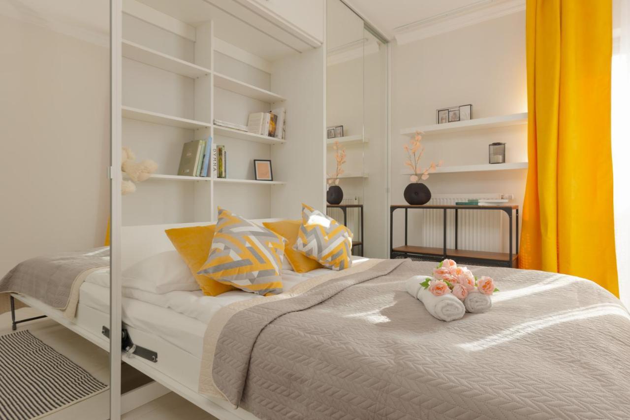 Lakeview Apartment Kapelanow Armii Krajowej By Noclegi Renters Varsó Kültér fotó