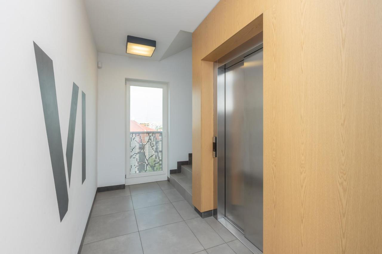 Lakeview Apartment Kapelanow Armii Krajowej By Noclegi Renters Varsó Kültér fotó